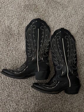 Ariat Black Embroidered Western Boots